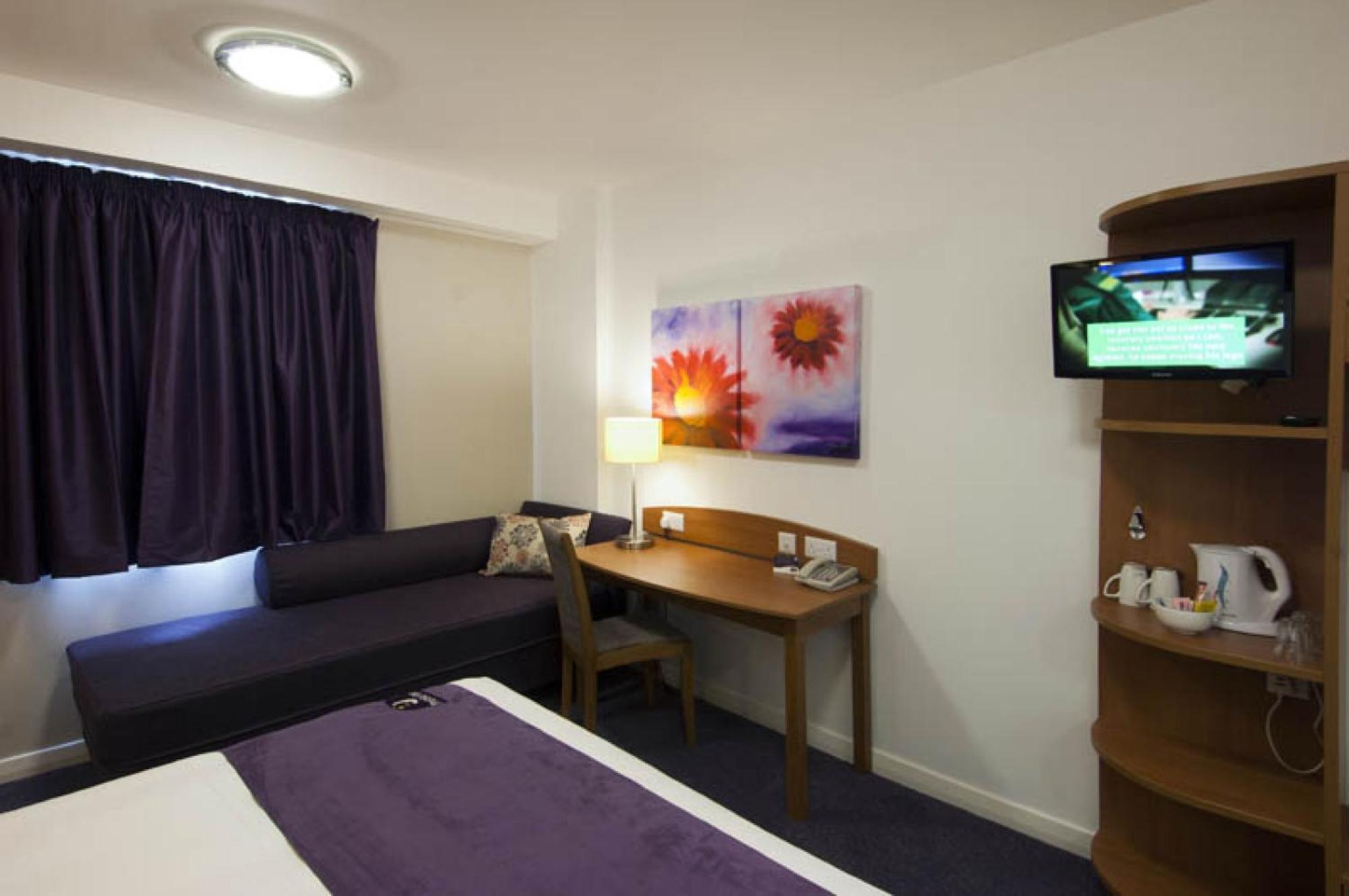 Premier Inn Dover East Exterior photo