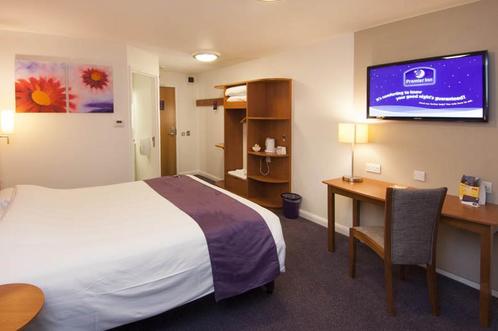 Premier Inn Dover East Exterior photo